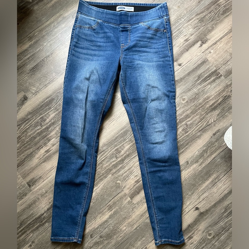 Old Navy Rockstar super skinny jeggings, size 10.
